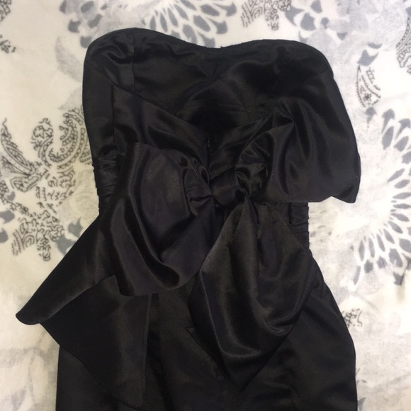 Dress - Picture 3 of 3